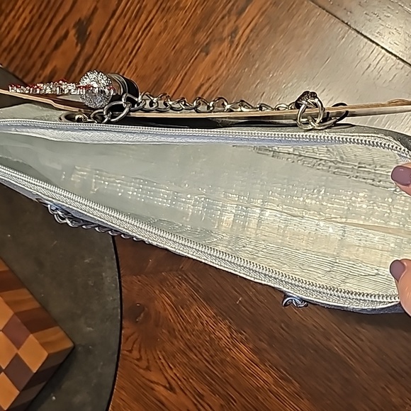 NWT Insulated Wine Bag and Bottle Stopper, Silver Glitter - Picture 5 of 5